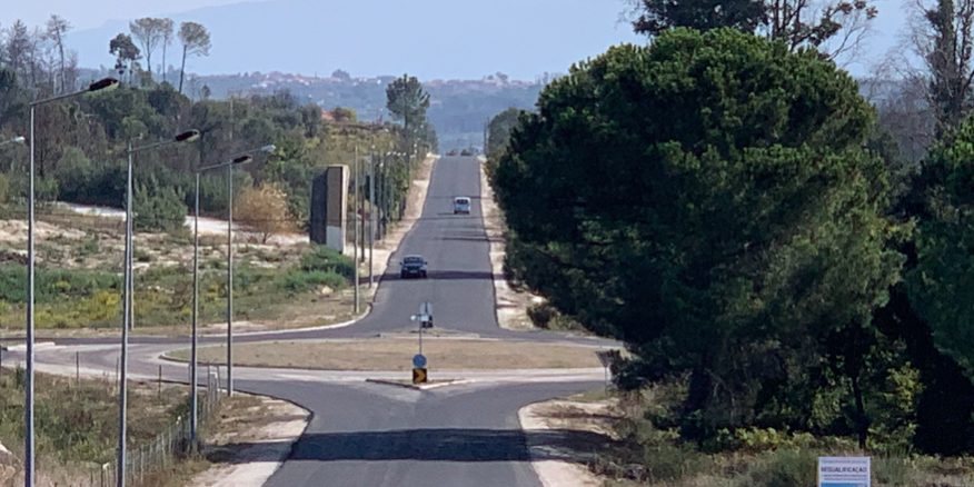 OBRAS DE REQUALIFICAÇÃO NA ESTRADA NELAS-VILA DE SENHORIM (1)